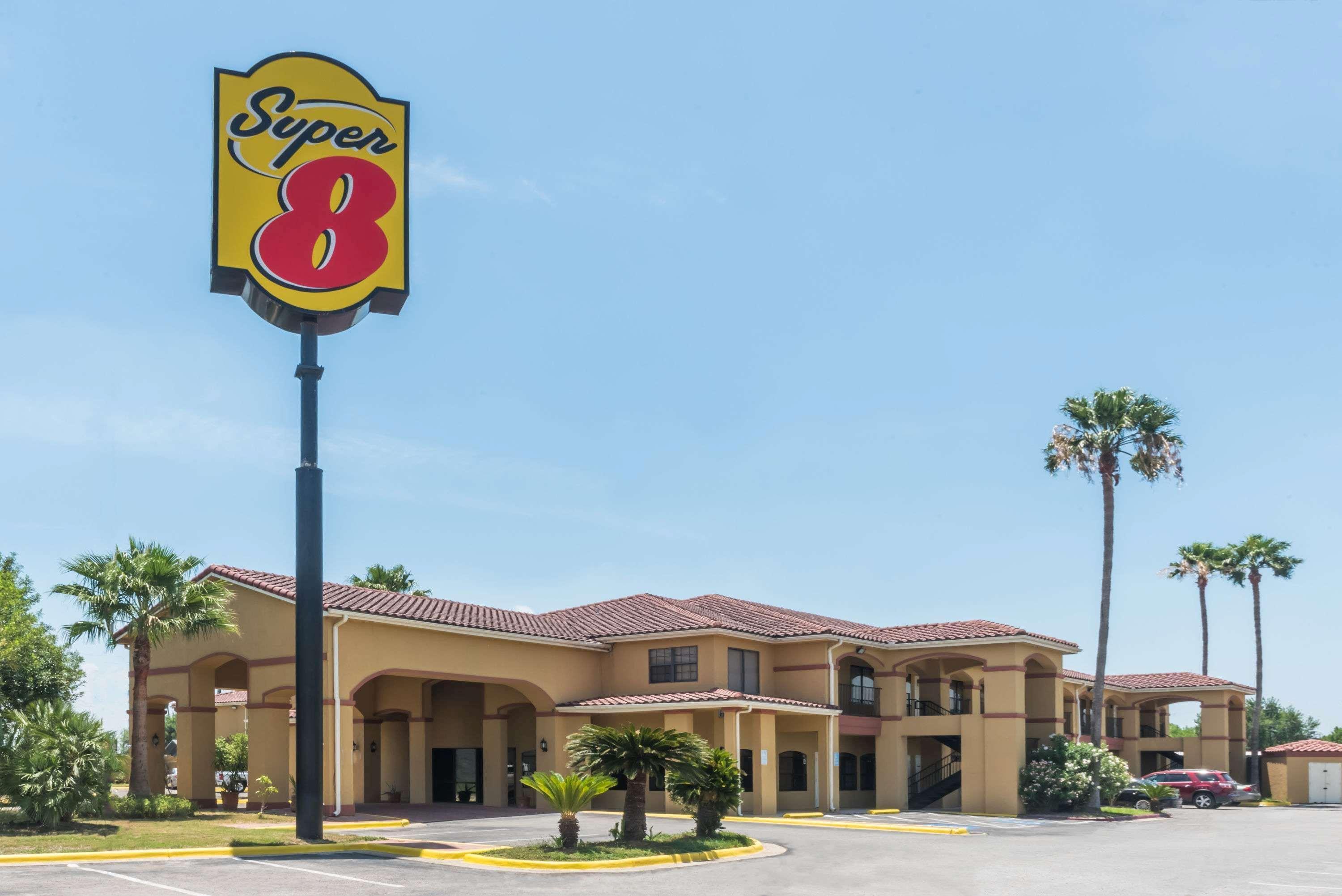 Super 8 By Wyndham Weslaco Eksteriør billede