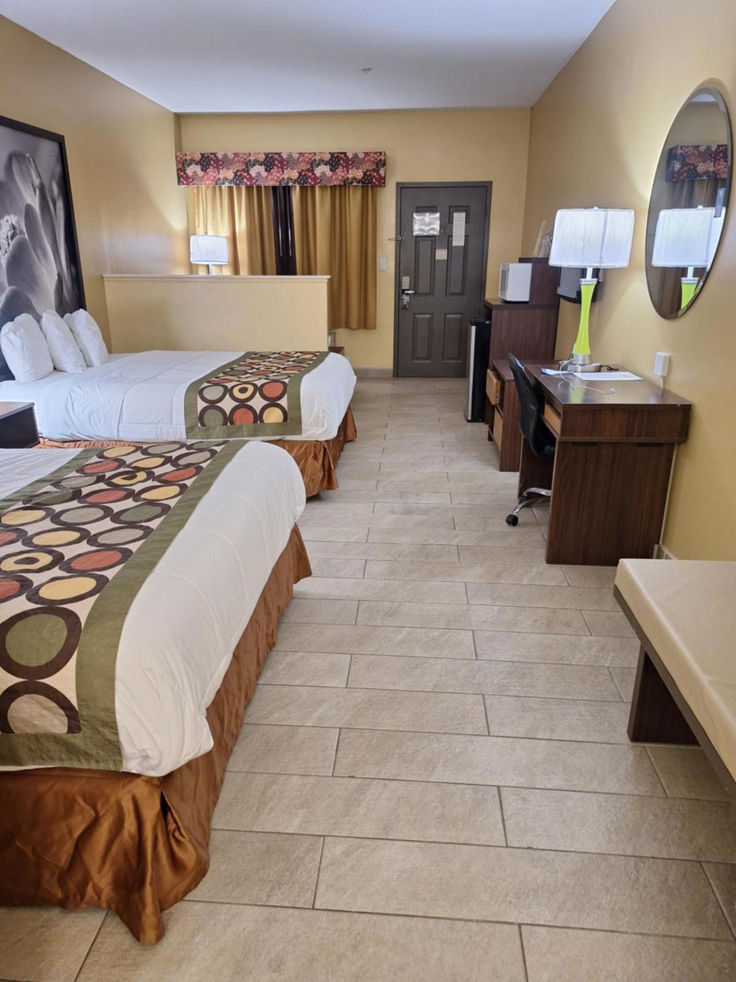 Super 8 By Wyndham Weslaco Værelse billede