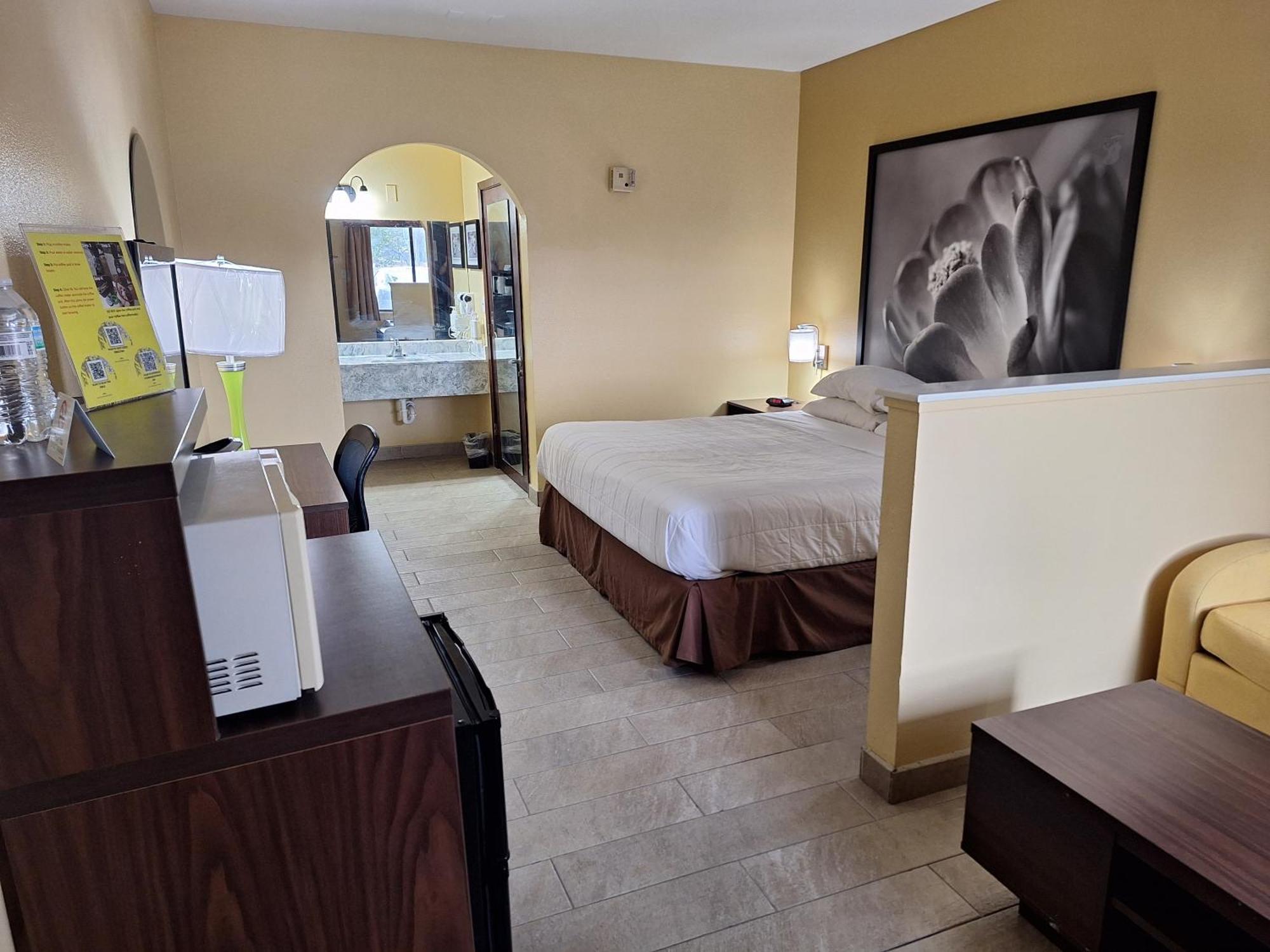 Super 8 By Wyndham Weslaco Værelse billede