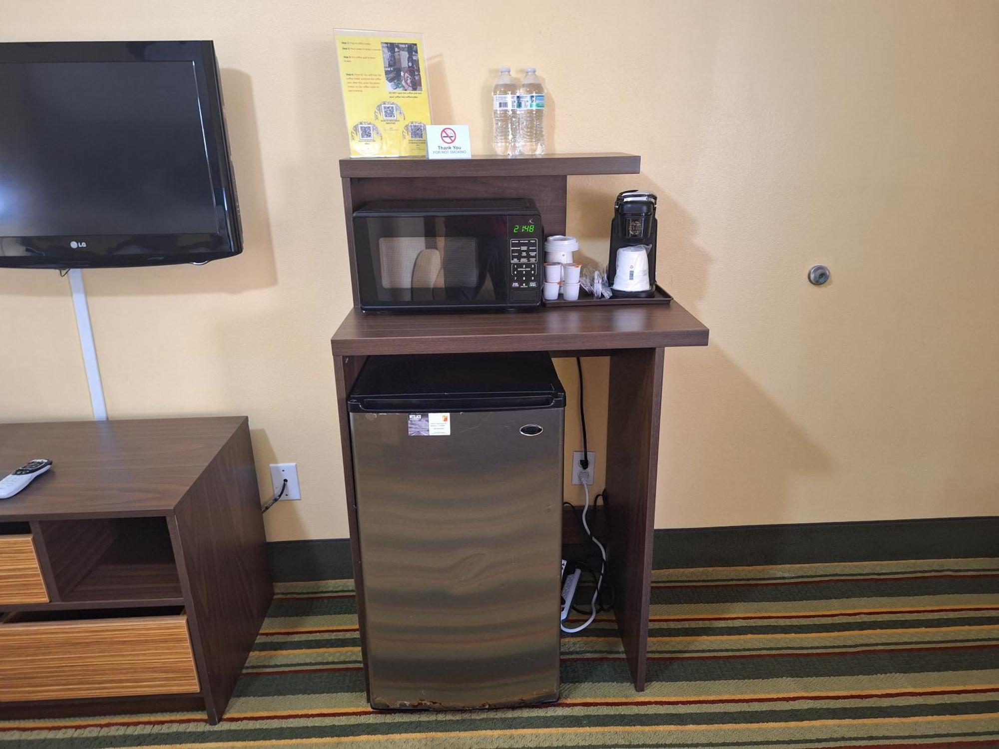 Super 8 By Wyndham Weslaco Værelse billede