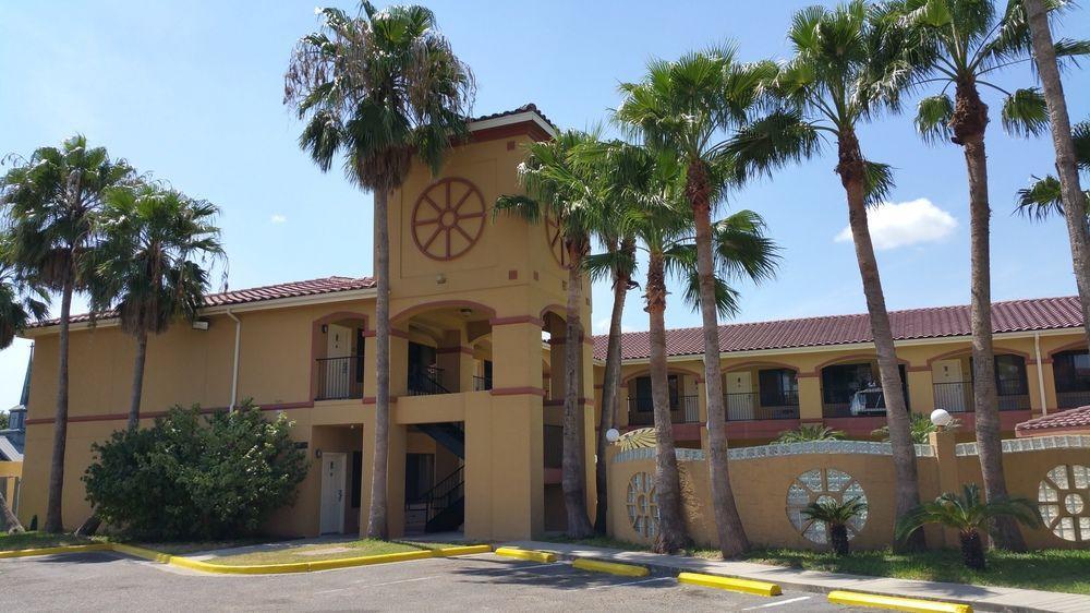 Super 8 By Wyndham Weslaco Eksteriør billede