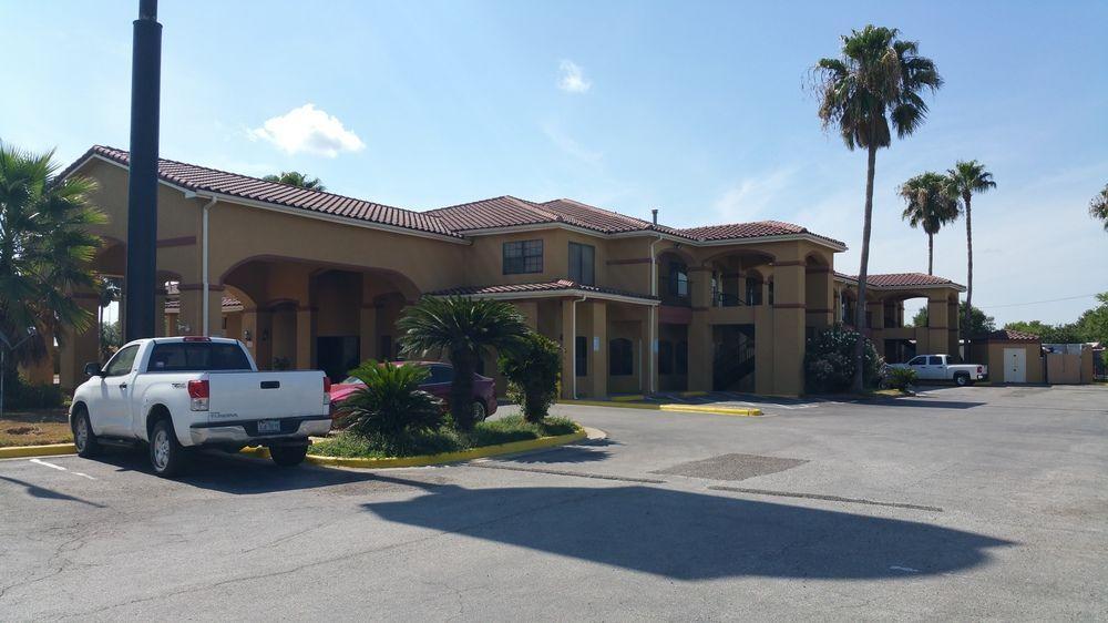 Super 8 By Wyndham Weslaco Eksteriør billede