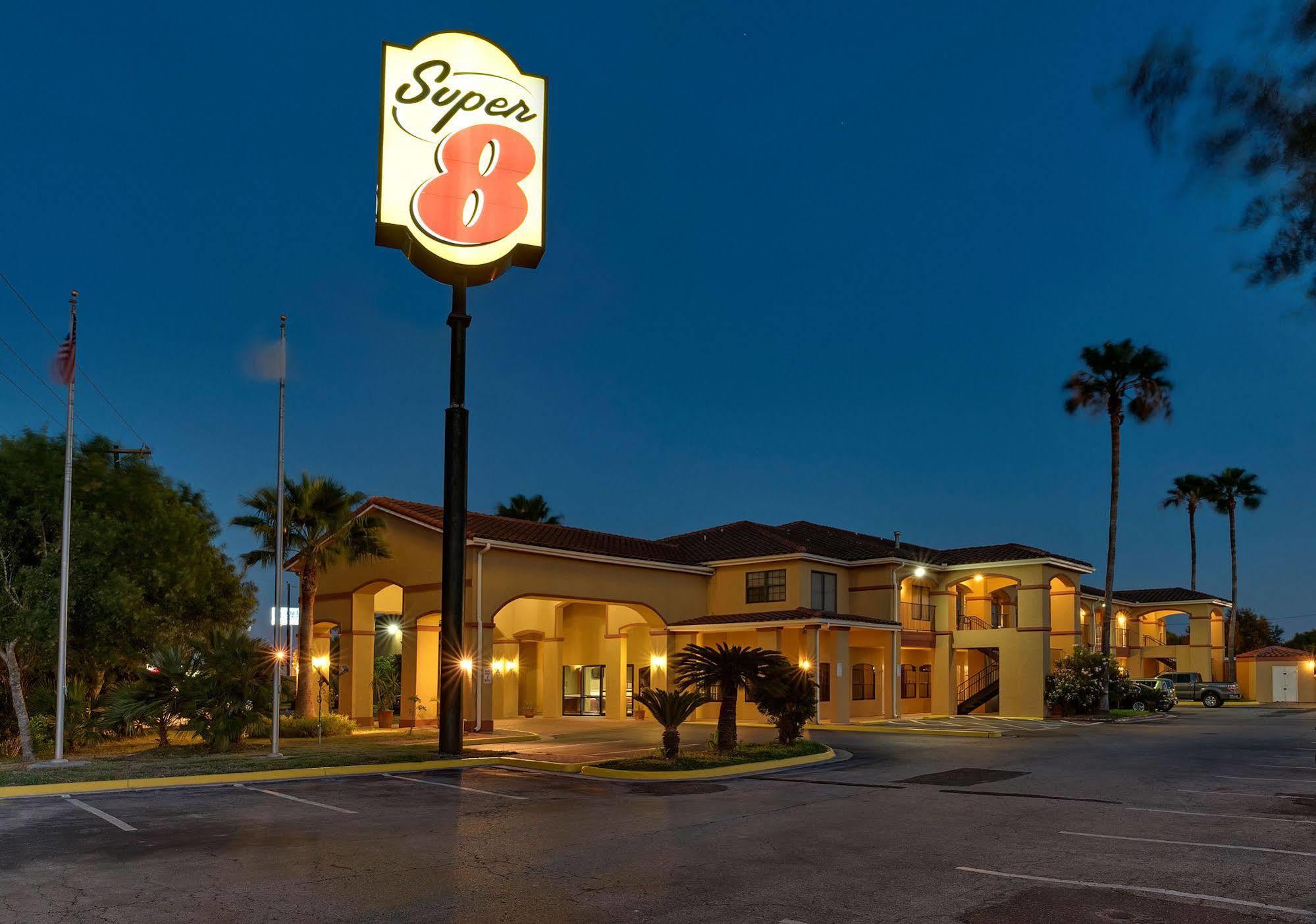 Super 8 By Wyndham Weslaco Eksteriør billede